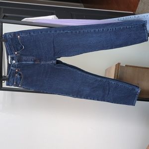 Levi's Premium Wedgie in dark wash